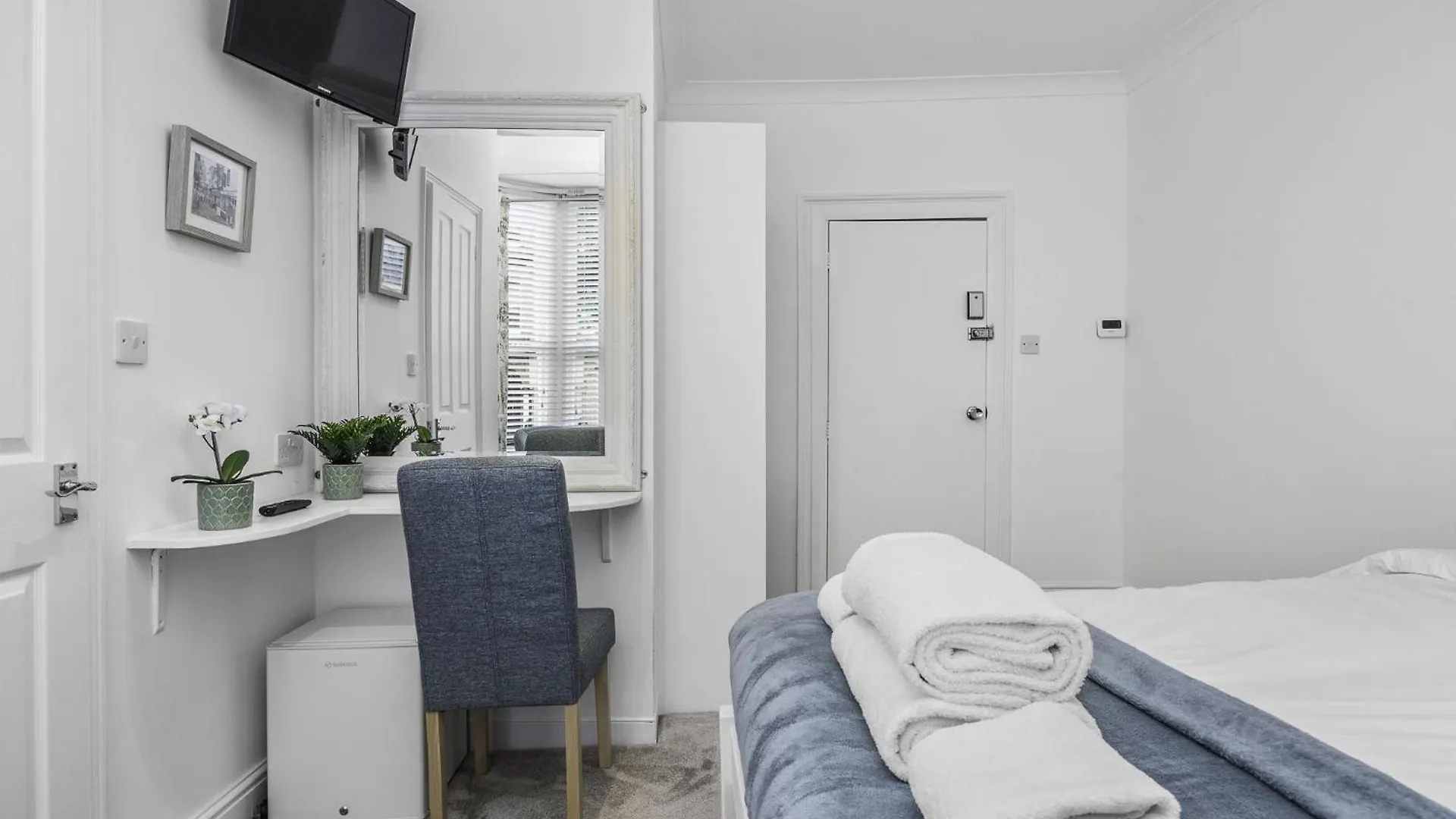 Upper Rock Brighton - Guest House