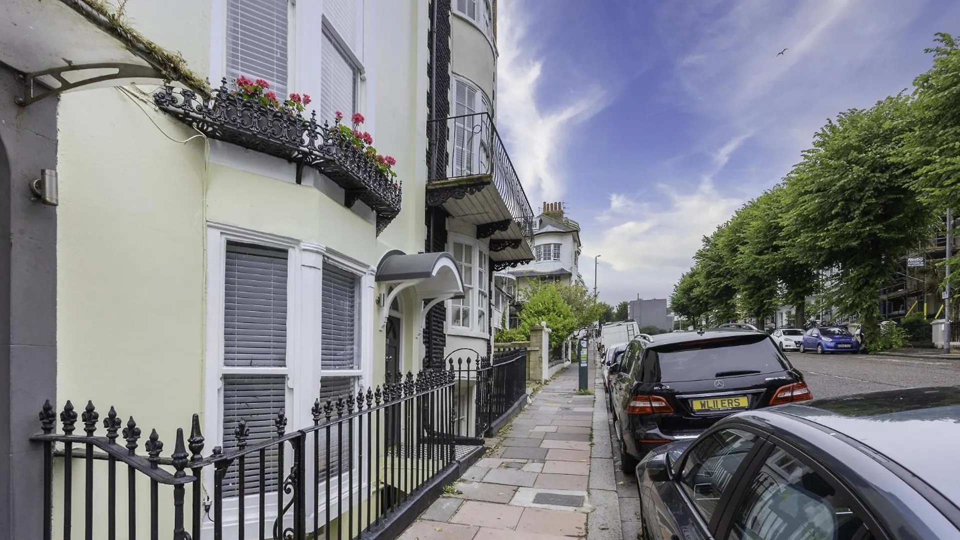Upper Rock Brighton - Guest House