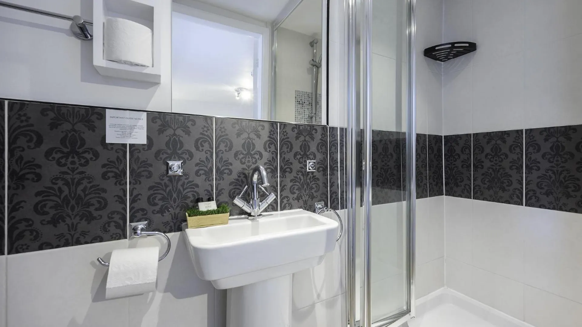 Upper Rock Brighton - Guest House